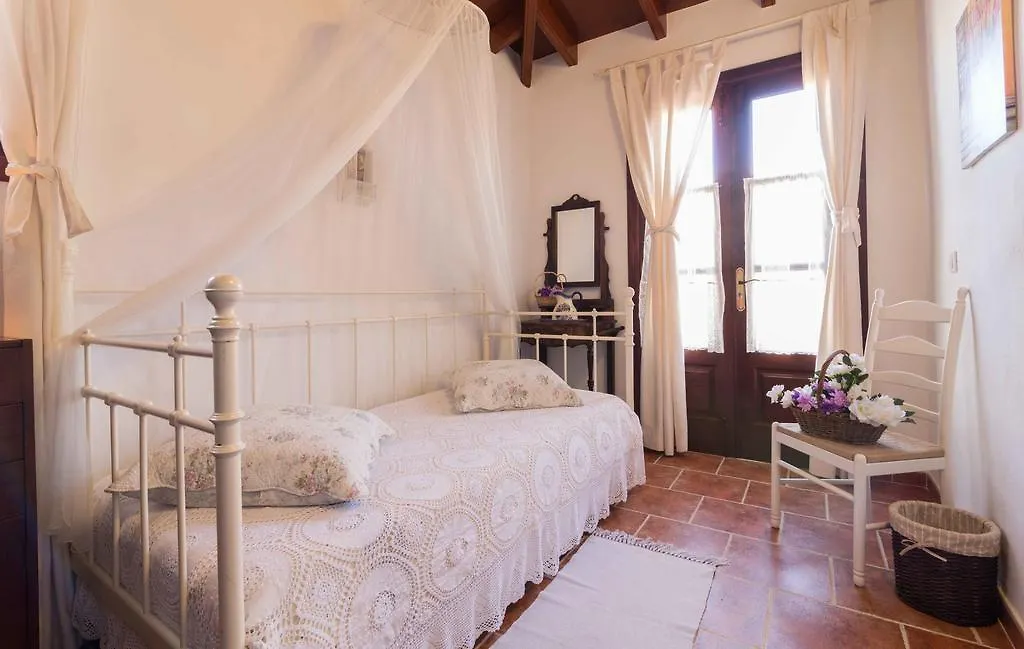 Finca El Picacho Apartments In The Countryside 2 Km From The Beach 蒂约那